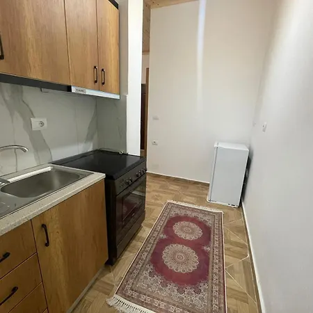 Saraci Room's Apartment