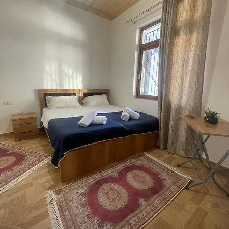 Saraci Room's