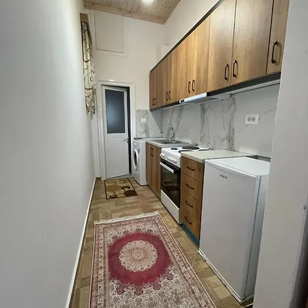 Saraci Room's Гирокастра