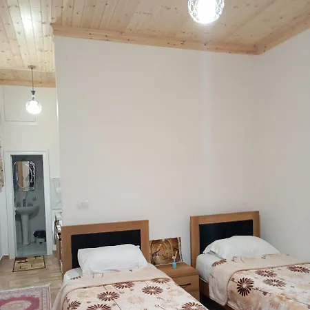 Saraci Room's Apartment