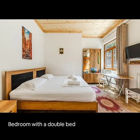 Saraçi Room's Gjirokastër